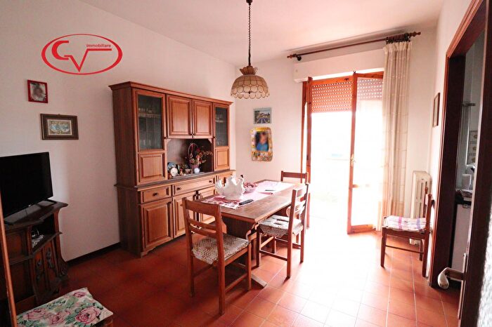 Appartamento con 5 locali in vendita in Via Toscanini, Bucine