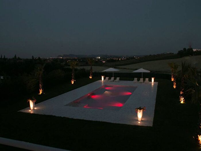 Casa con 6 locali in affitto in Via Grotta, Misano Adriatico
