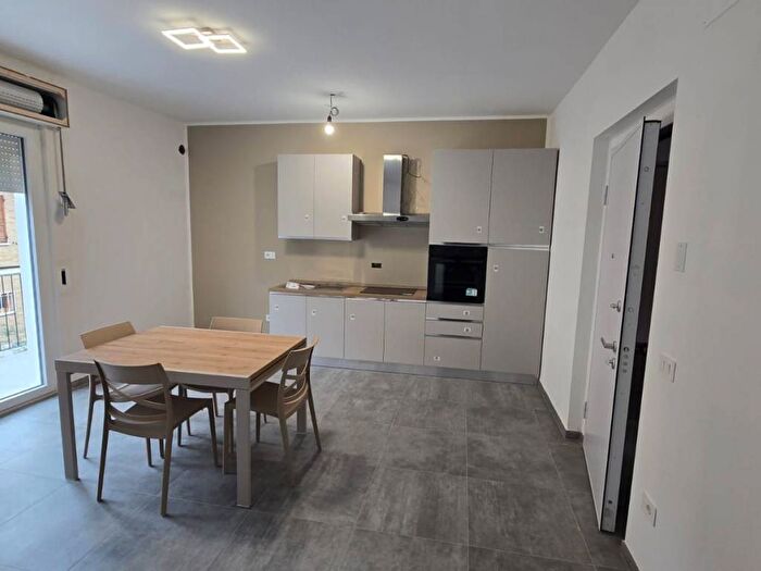 Appartamento trilocale in affitto in Via Aprile, Morrovalle