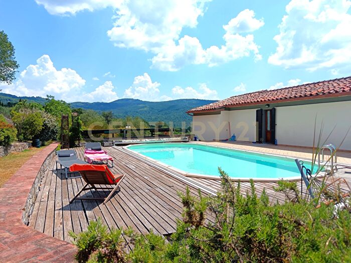 Casa con 8 locali in vendita in Via Case Raspini, Santa Fiora