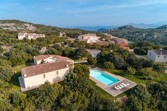 Casa quadrilocale in vendita in Costa Smeralda, Arzachena