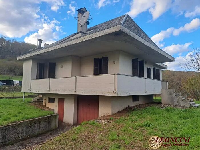 Casa con 7 locali in vendita in Via Teglia, Pontremoli