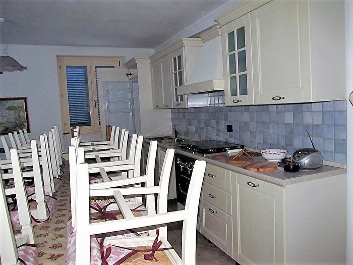 Casa con 17 locali in vendita in Fusine