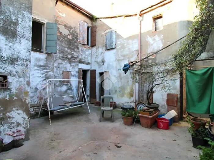 Casa quadrilocale in vendita in Via Pascoli, Gambettola