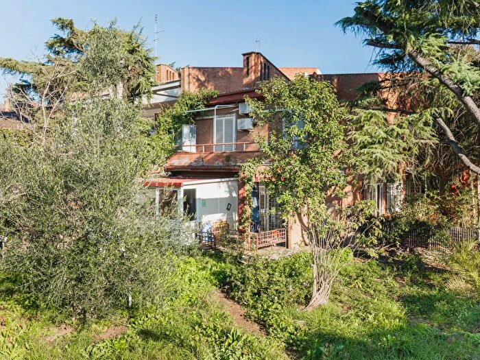 Casa con 5 locali in vendita in Viale America, Formello