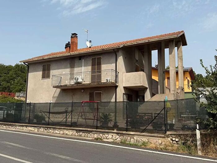 Casa con 6 locali in vendita in Sp, Todi