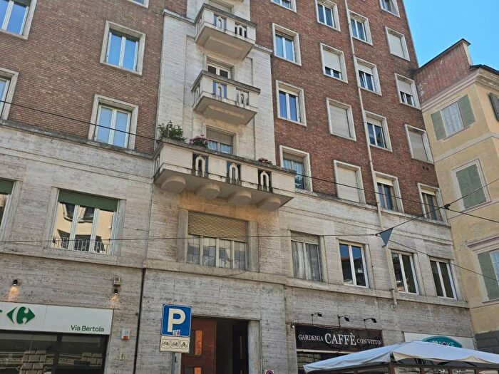 Appartamento trilocale in affitto in Via Antonio Giuseppe Ignazio Bertola, Piazza Solferino, Torino
