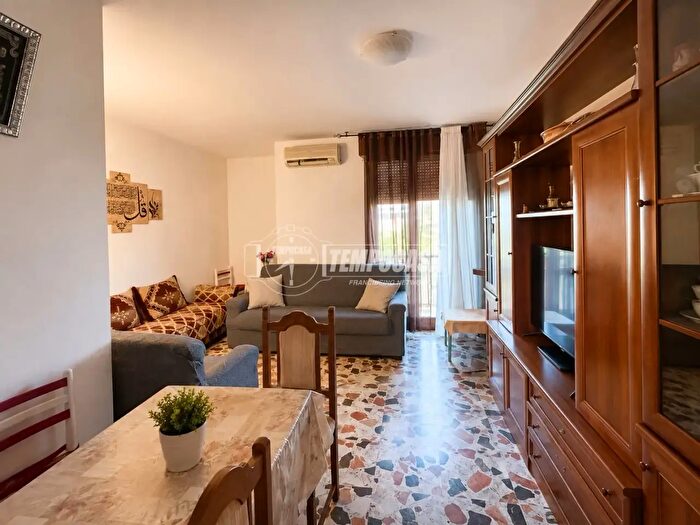 Appartamento trilocale in vendita in Via Achille Grandi, Mirandola
