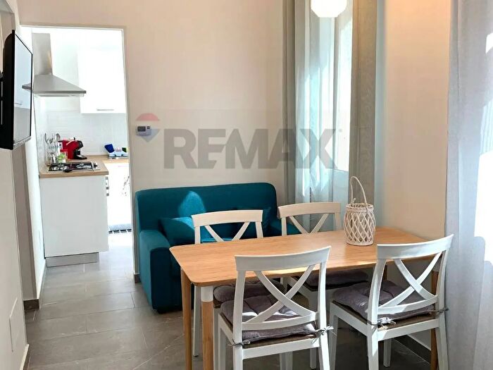 Appartamento trilocale in affitto in Via Carbone, Palermo