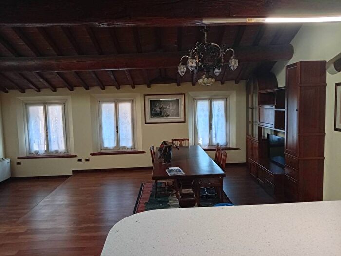 Appartamento quadrilocale in affitto in Via Ulisse Aldrovandi, Centro Storico, Carpi