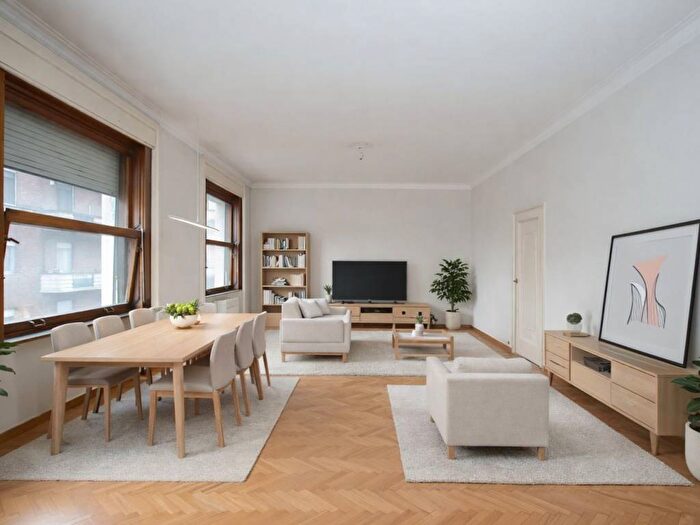 Appartamento con 6 locali in affitto in Via Luigi Razza, Repubblica, Milano