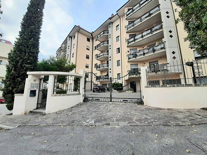 Appartamento trilocale in affitto in Via Paul Harris, Mater Domini Cavita, Catanzaro