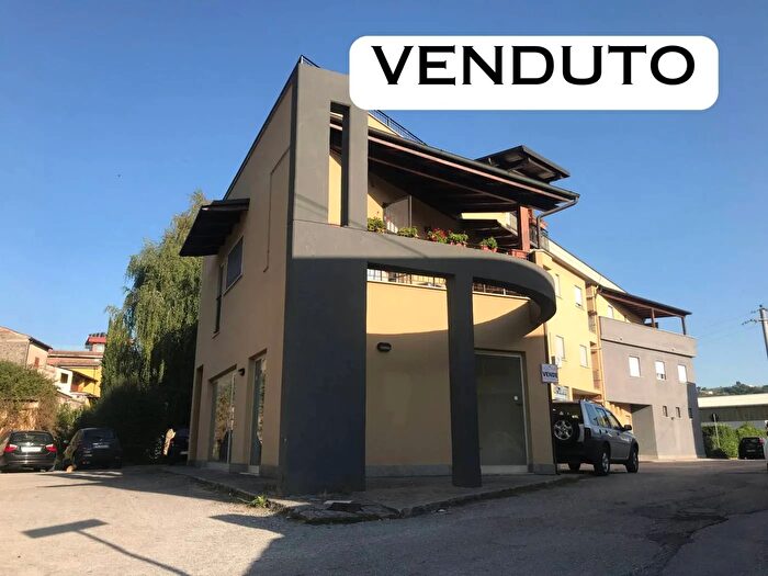 Appartamento con 6 locali in vendita in Via Carnello Snc Isola del Liri Frosinone, Isola Del Liri