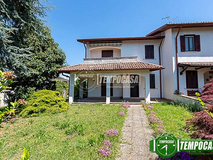 Casa quadrilocale in vendita in Via Guglielmo Marconi, Castiglione DAdda