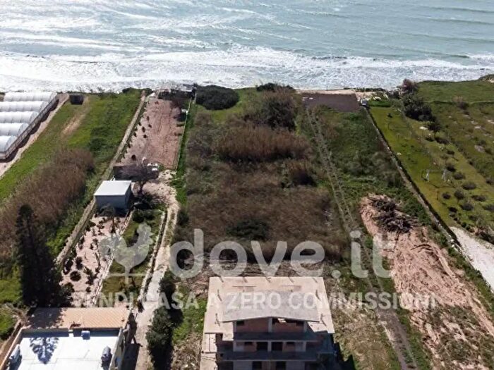 Casa con 6 locali in vendita in Via Puntorio Snc, Pachino