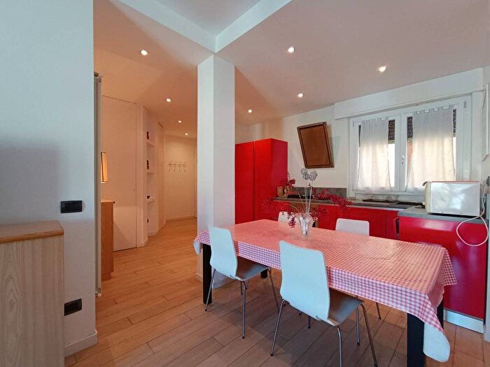 Appartamento trilocale in affitto in Piazza SantAmbrogio, Centro, Alassio