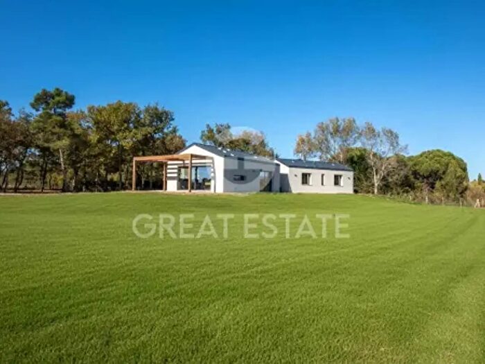 Casa con 6 locali in vendita in Via Bruno Buozzi, Castiglione Del Lago