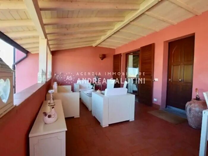 Appartamento con 6 locali in vendita in Via Madonna dei Malloggi, Pontedera