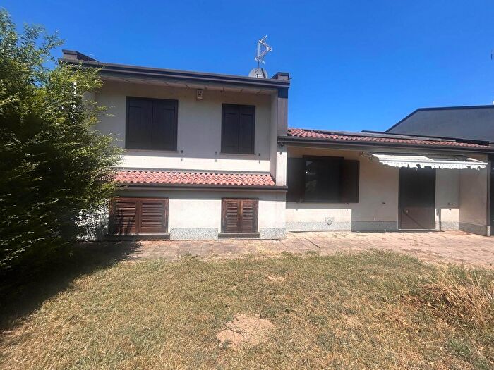 Casa quadrilocale in vendita in Vigevano