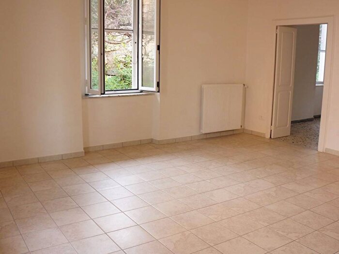 Appartamento trilocale in affitto in Via Atratina, Gaeta
