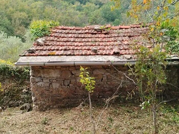 Casa quadrilocale in vendita in Lerici