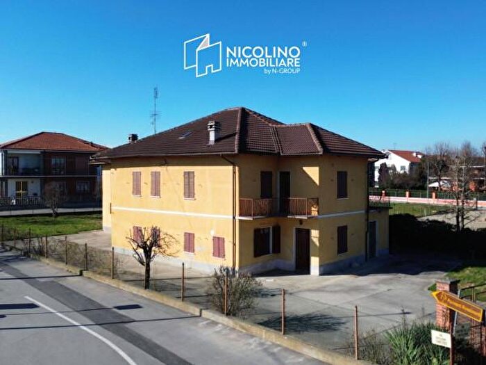 Casa con 6 locali in vendita in Via Martiri, Narzole