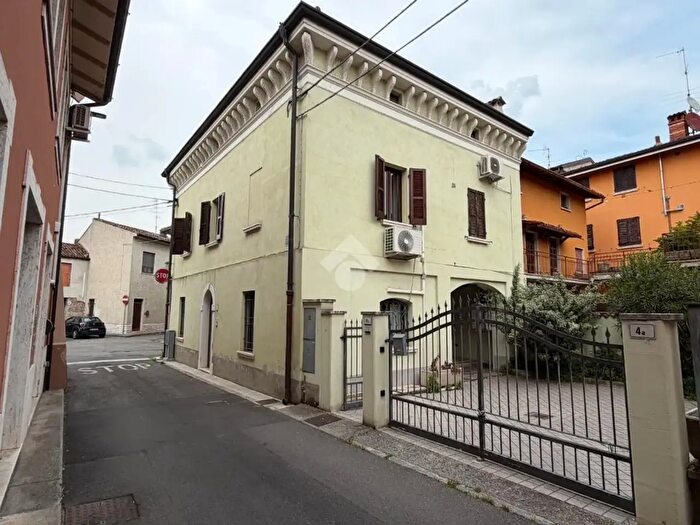 Appartamento quadrilocale in vendita in Via Solferino, Leno