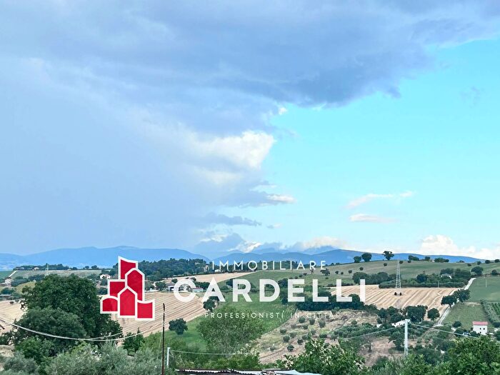 Casa con 8 locali in vendita in Località Vissani, Montecassiano