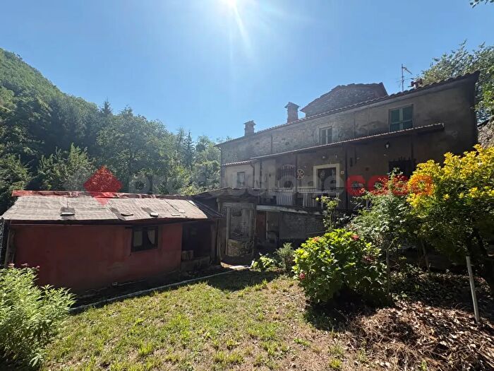 Casa quadrilocale in vendita in Via Cà dei Ciani, Fabbriche di Vergemoli