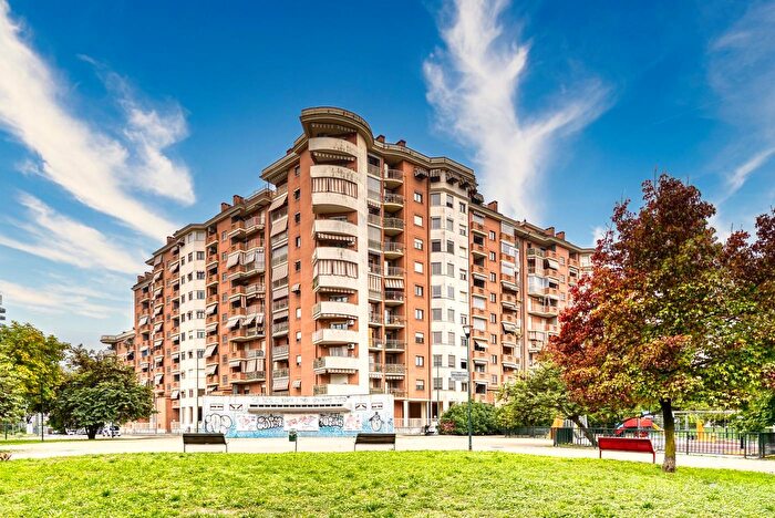 Appartamento trilocale in vendita in Via Verolengo, Torino