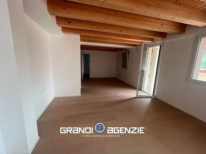 Appartamento quadrilocale in vendita in Strada di Santa Bona Vecchia, Treviso
