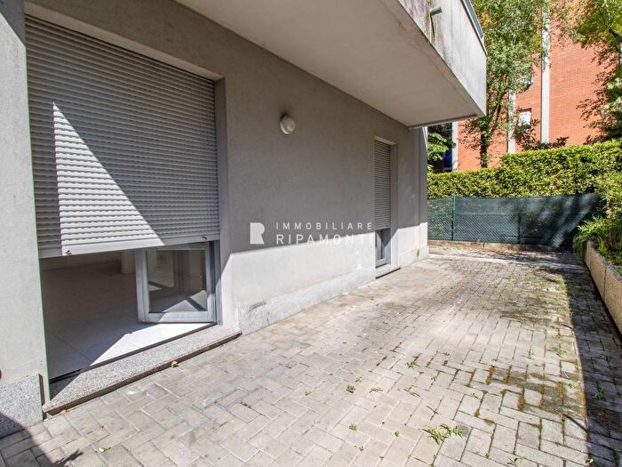 Appartamento bilocale in affitto in Via del Roccolo, Belledo, Lecco