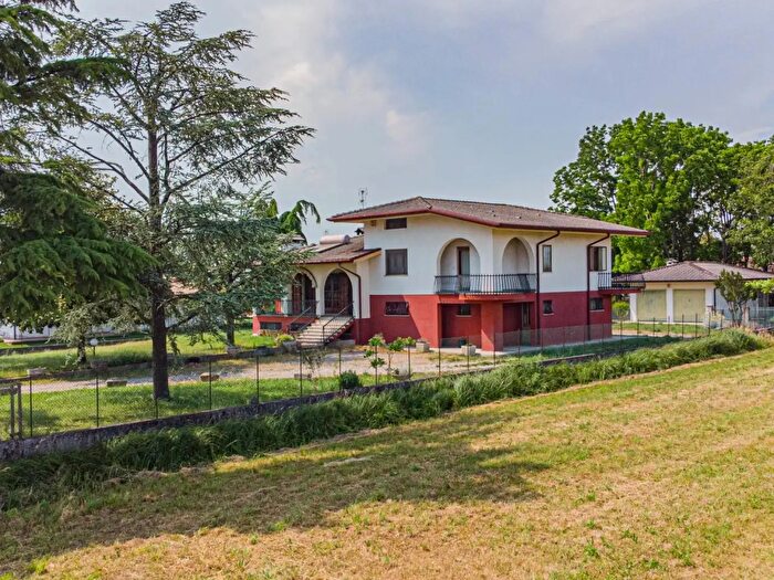 Casa con 5 locali in vendita in Torviscosa