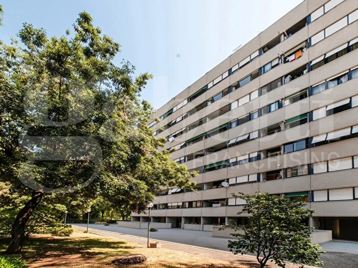 Appartamento quadrilocale in vendita in Via Curzio Malaparte, Roma