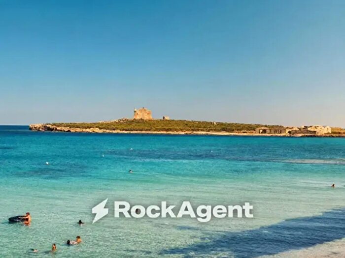 Casa quadrilocale in vendita in Via Giosuè Carducci, Portopalo Di Capo Passero