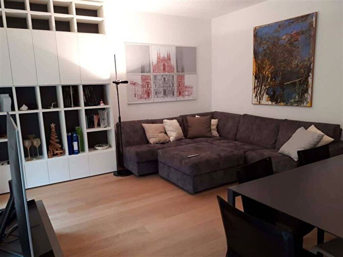 Appartamento trilocale in affitto in Via Alberto Mario, Amendola Buonarroti, Milano