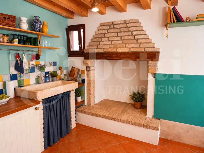Casa quadrilocale in vendita in Pellestrina LocPellestrina, Venezia