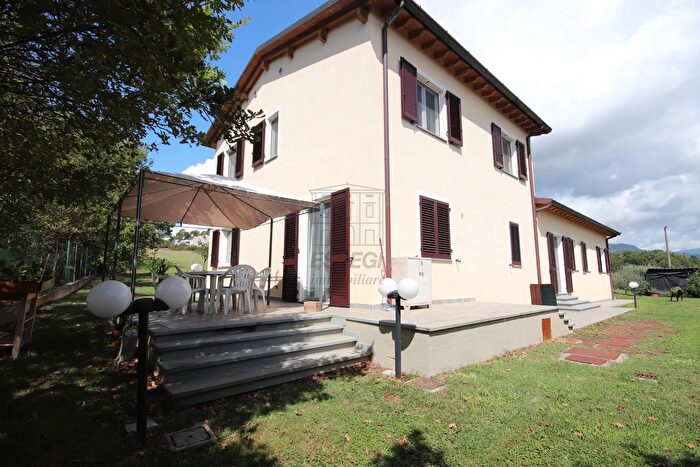 Casa con 10 locali in vendita in Erta della Chiesa Porcari, Porcari