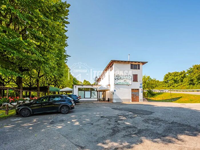 Casa con 7 locali in vendita in Maranello