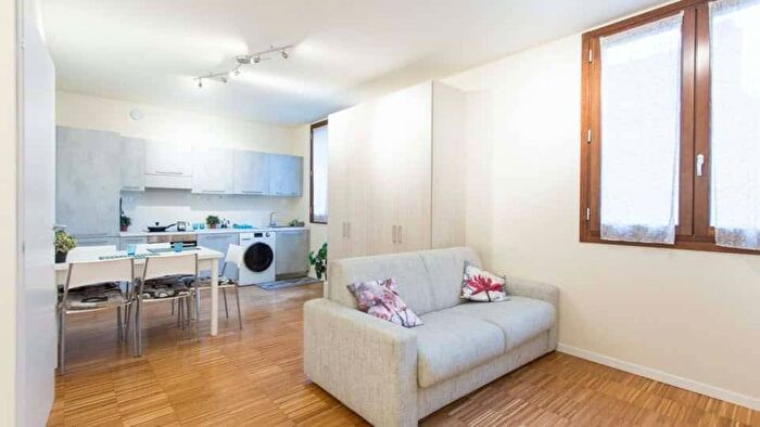 Appartamento bilocale in affitto in Via Francesco Primaticcio, Primaticcio, Milano