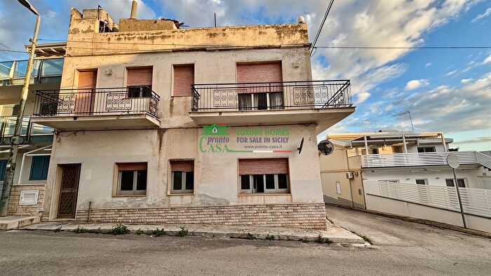 Appartamento trilocale in vendita in Via della Crociera, Ragusa