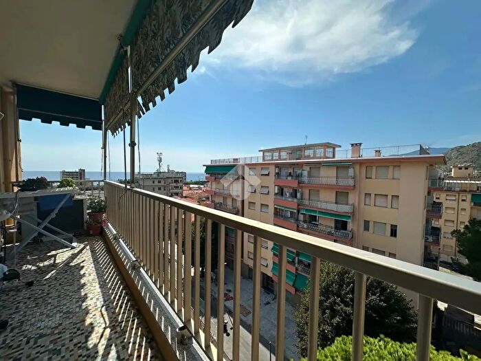 Appartamento trilocale in vendita in Via Don Bosco, Vallecrosia