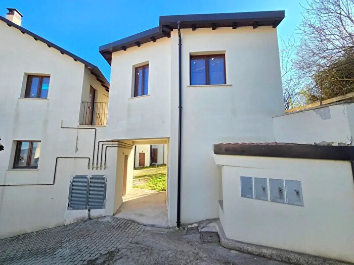 Appartamento bilocale in vendita in Via San Michele Snc, L'Aquila