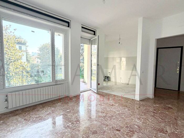 Appartamento trilocale in affitto in Via Arturo Colautti, Maggiolina, Milano