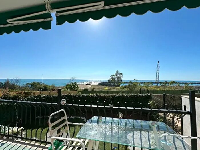 Appartamento trilocale in vendita in Via Aurelia Ponente, Ospedaletti