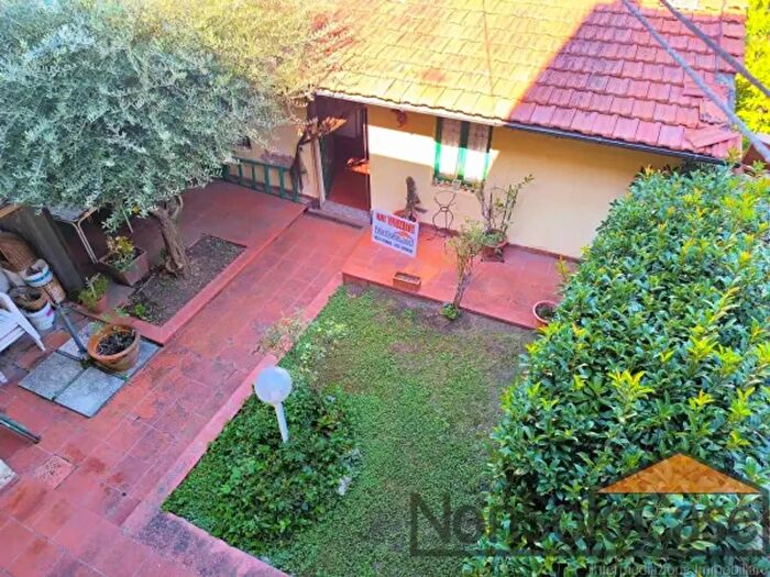 Casa con 6 locali in vendita in Via Agostino Bruno, Prato