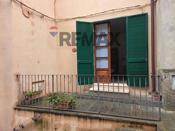 Appartamento trilocale in vendita in Monteverdi Marittimo