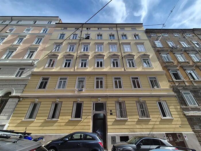 Appartamento quadrilocale in vendita in Via dell'Industria, Trieste