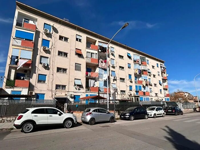 Appartamento trilocale in vendita in Via Giuseppe Maniaci, Palermo