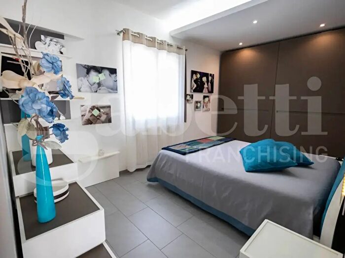 Appartamento con 5 locali in vendita in Via Cairoli, Ragusa